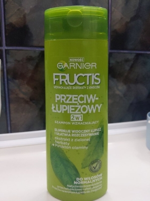 Picture of International European product Hair care Fructis Przeciwlupiezowy shampoo used for male/ female - 400 ml