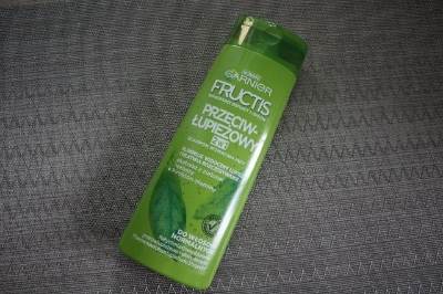 Picture of International European product Hair care Fructis Przeciwlupiezowy shampoo used for male/ female - 400 ml
