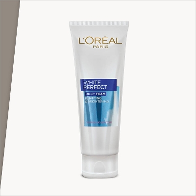 Picture of International European product skin care Loreal Paris White Perfect face wash used for male/female - 100 ml