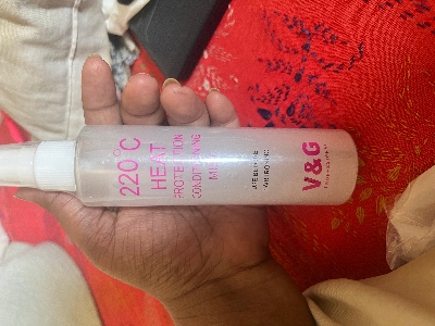 Picture of International China product hair care V&G  220°C heat protection conditioning mist - 100 ml