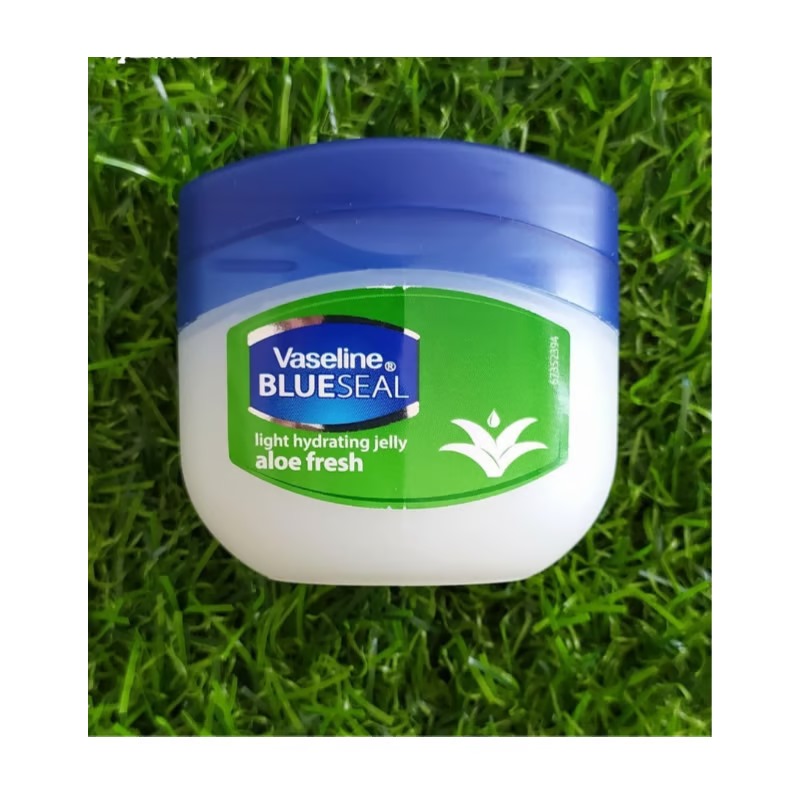 Picture of Any season used International south African product lip care Vaseline jelly Aloe fresh  for male / female - 100 ml