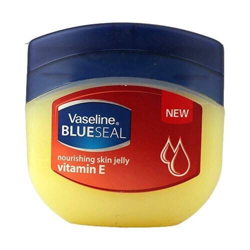 Picture of 250 ml lip care Vaseline jelly vitamin E Any season used International south African product for male / female