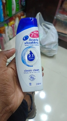 Picture of 200 ml head & shoulders Classic clean 2 in 1 shampoo + conditioner European country product used for male female