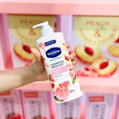 Picture of 320 ml Vaseline Superfood Freshlook peach lotion International Thailand product used for male female