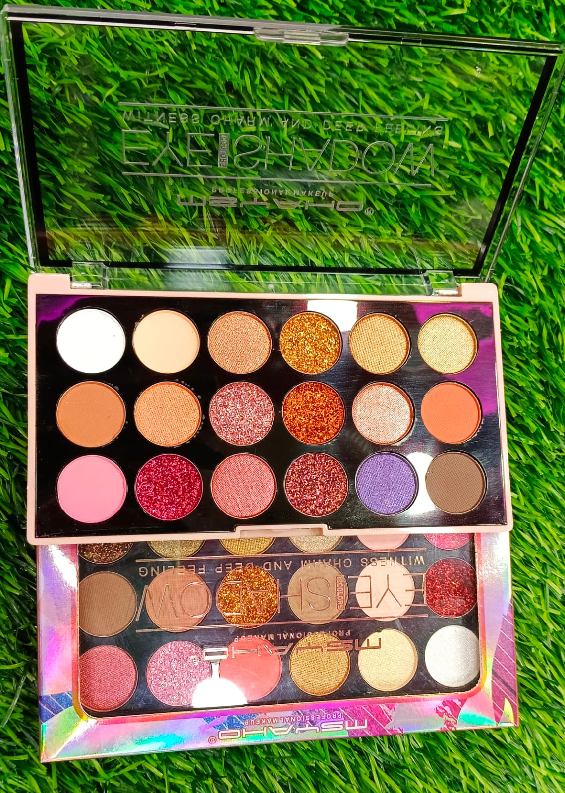 Picture of International Makeup item msyaho 18 color Eyeshadow plate - Shade no 01