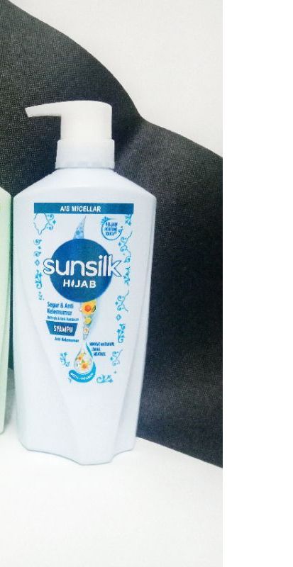 Picture of 625 ml Sunsilk Hijab Refresh & Anti Dandruff shampoo International Thailand product used for male/ female