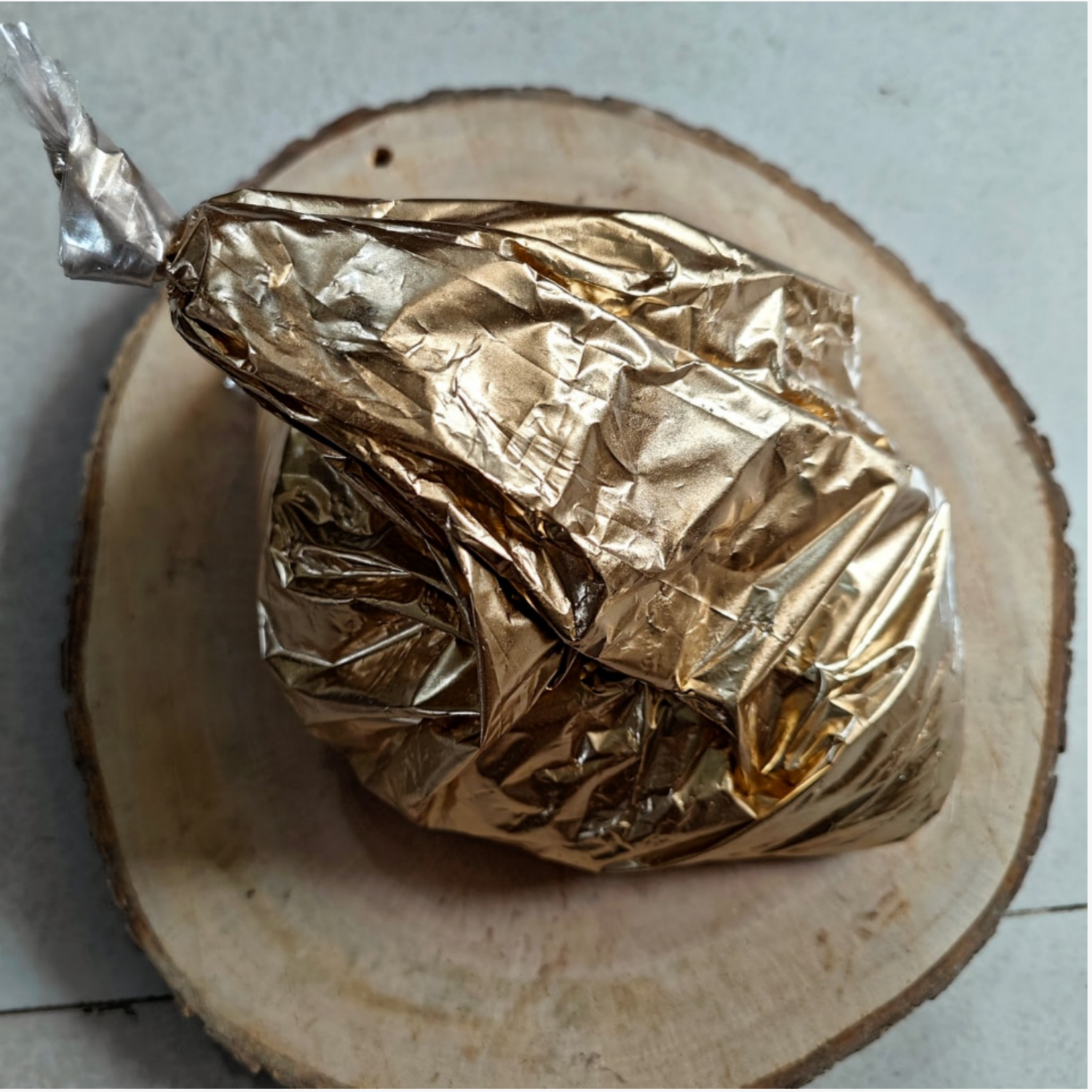 Picture of Golden Belgian Gold Powder Soft, earthy, soluble in all types of paint