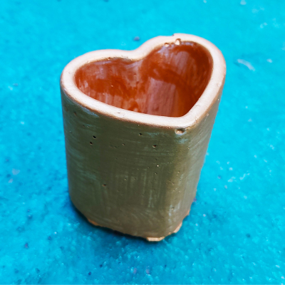 Picture of Love / Heart Shape Concrete Made Show-piece or Mini Flower Tub - 01 pcs - লাভ শেপের সোনালি রঙ মিনি ফুলের টব বা শো-পিচ সিমেন্টের তৈরি - ০১ পিচ