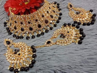 Picture of Bridal Traditional Wedding Ornament / Exclusive Fashion Party Choker Necklace Earrings & Tikli Jewellery Set For Women