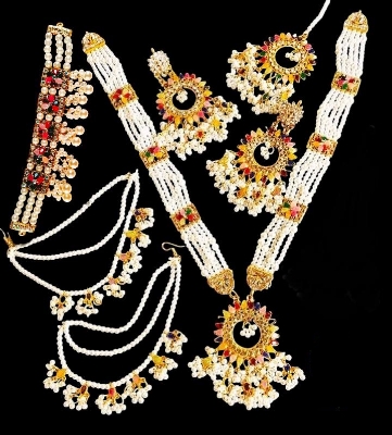Picture of Beautiful Choker Necklace ,Traditional Fashion Wedding/Party Bridal Choker Necklace Earrings & Tikli. Jewellery Set For Women
