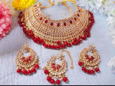 Picture of Beautiful Choker Necklace ,Traditional Fashion Wedding/Party Bridal Choker Necklace Earrings & Tikli. Jewellery Set For Women.