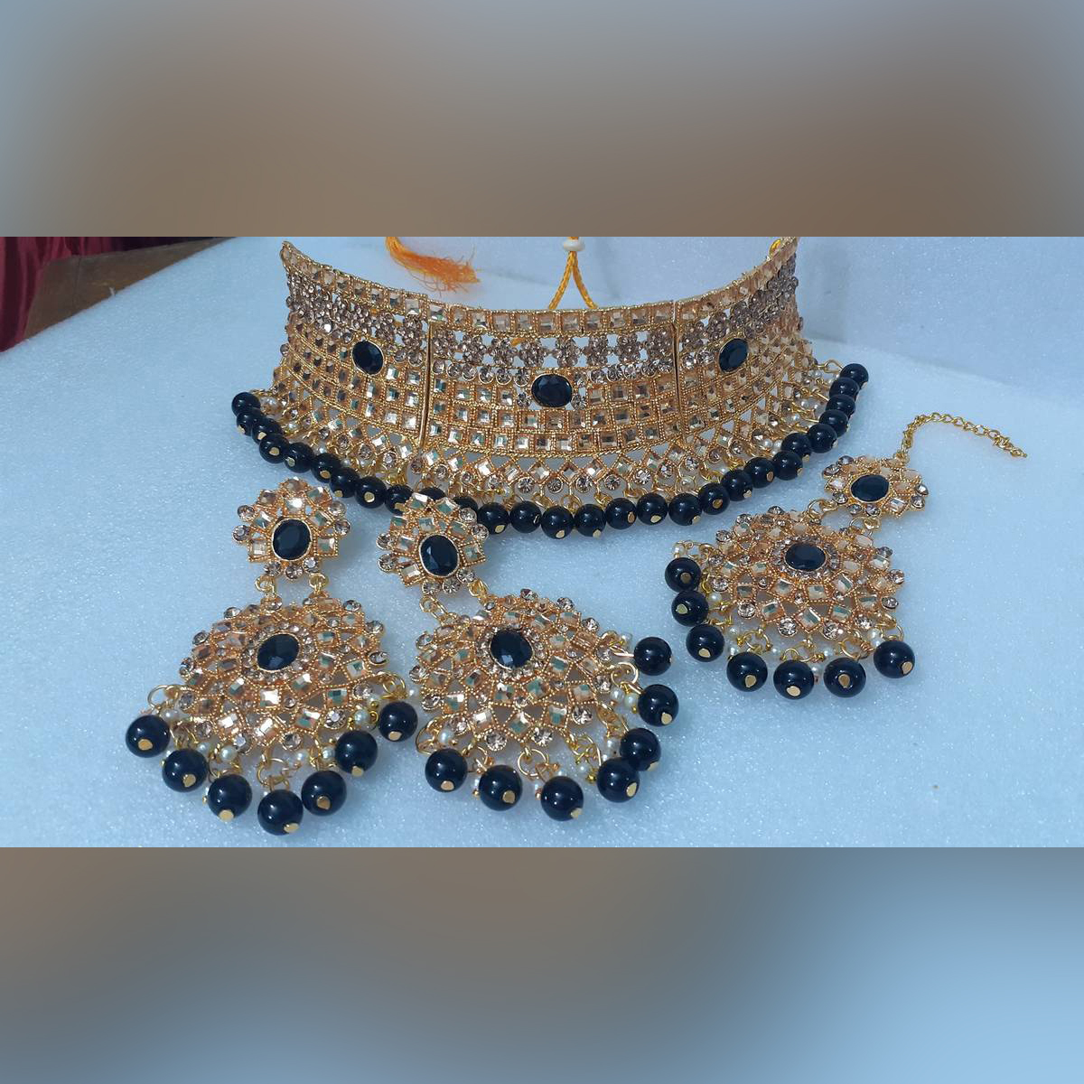 Picture of Beautiful Choker Necklace ,Traditional Fashion Wedding/Party Bridal Choker Necklace Earrings & Tikli. Jewellery Set For Women.