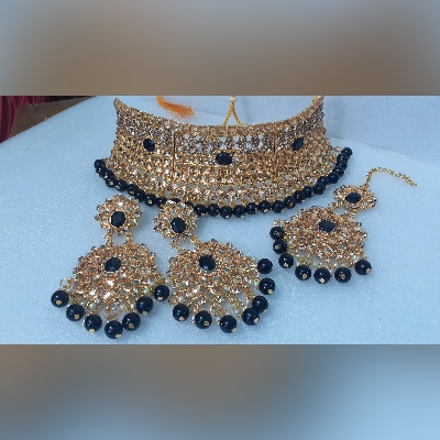 Picture of Beautiful Choker Necklace ,Traditional Fashion Wedding/Party Bridal Choker Necklace Earrings & Tikli. Jewellery Set For Women.