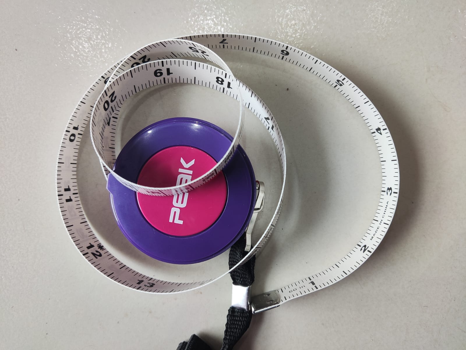 Picture of PEAK High Quality Measuring Tape With Holding Belt -60in/150cm