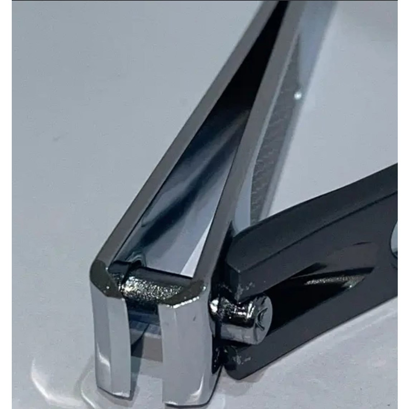 Picture of With nail file: Stainless steel nail clippers, nail clippers, nail clippers Mr. Green nail clippers are simple and stylish.