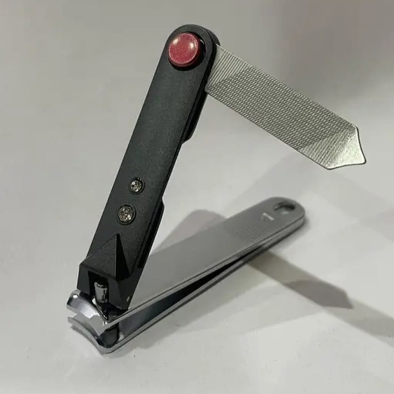 Picture of With nail file: Stainless steel nail clippers, nail clippers, nail clippers Mr. Green nail clippers are simple and stylish.