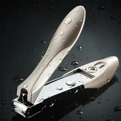 Picture of With nail file: Stainless steel nail clippers, nail clippers, nail clippers Mr. Green nail clippers are simple and stylish.