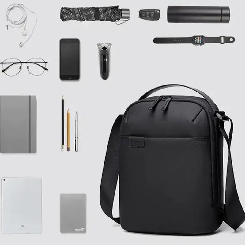 Picture of Arctic Hunter K00579 cross body sling bag