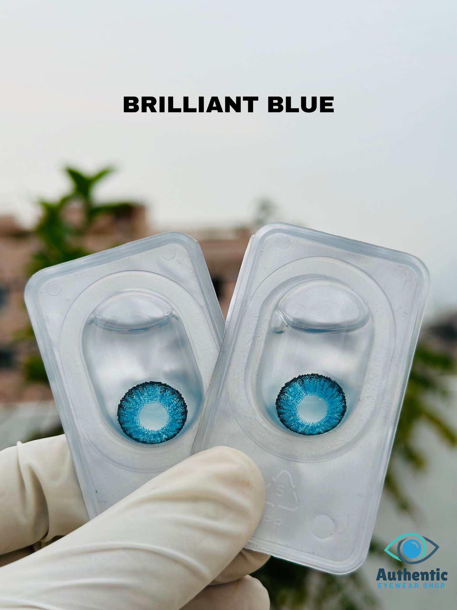 Picture of Brilliant blue freshlook contact lens full set