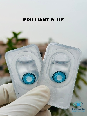 Picture of Brilliant blue freshlook contact lens full set