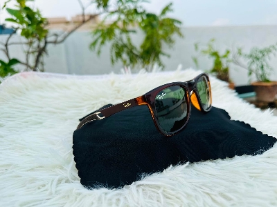 Picture of Rayban wayfer sunglasses for a men 100%UV protection glass