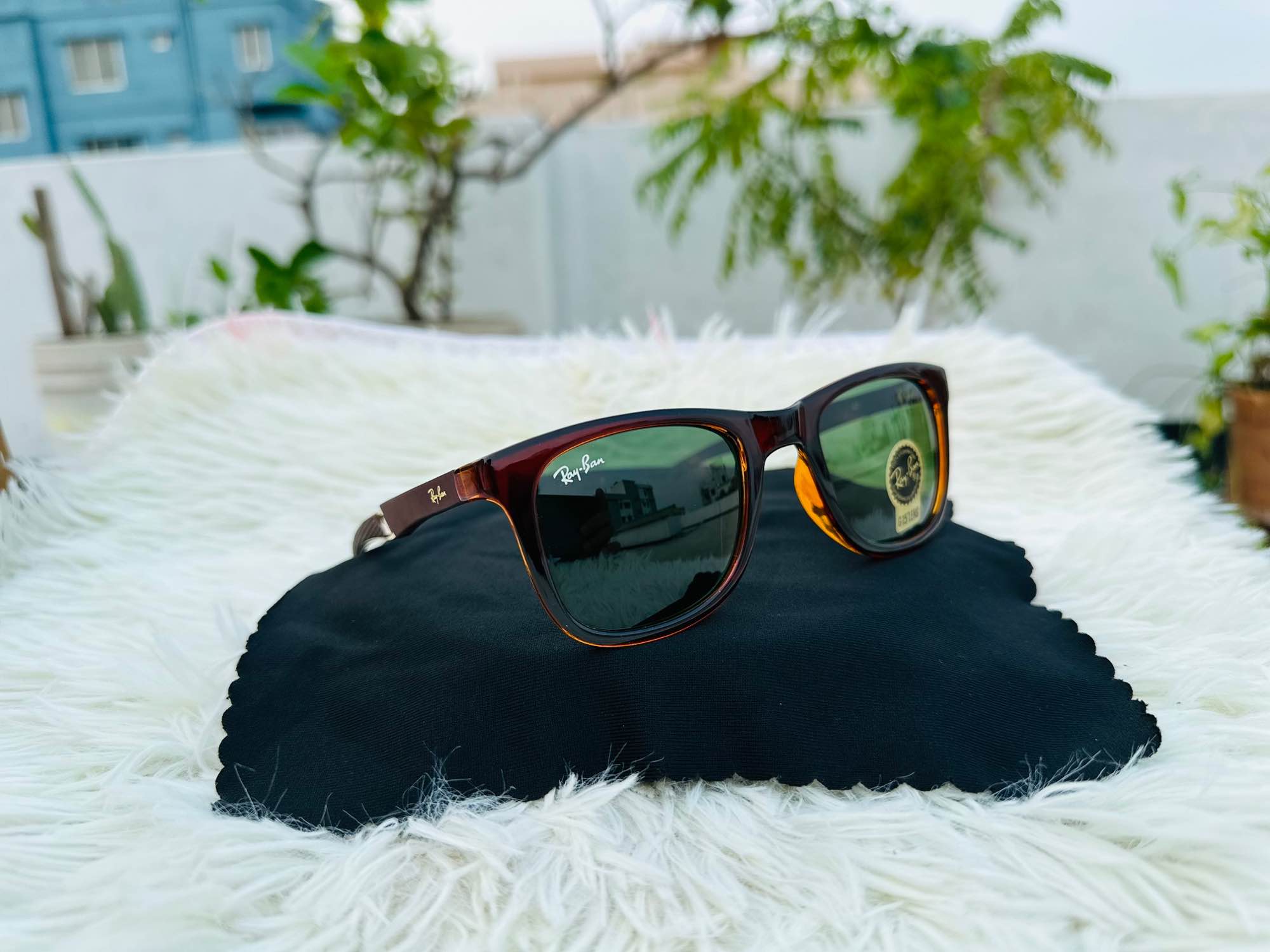 Picture of Rayban wayfer sunglasses for a men 100%UV protection glass
