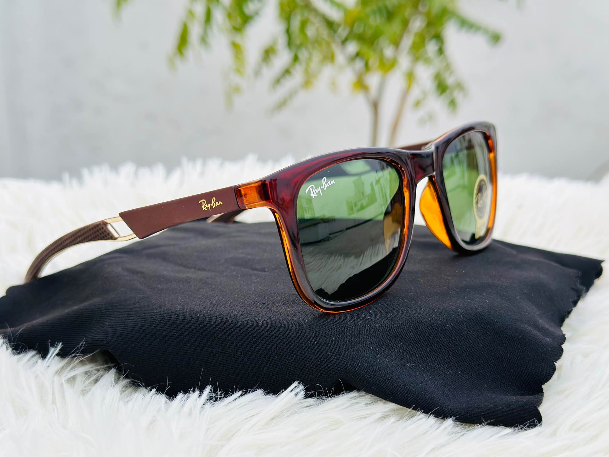 Picture of Rayban wayfer sunglasses for a men 100%UV protection glass