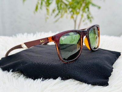 Picture of Rayban wayfer sunglasses for a men 100%UV protection glass