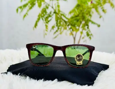 Picture of Rayban wayfer sunglasses for a men 100%UV protection glass