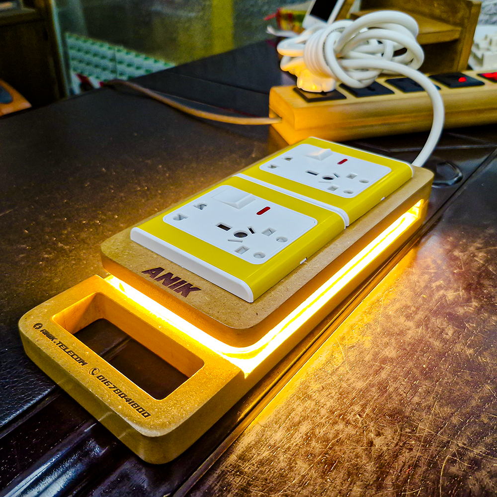 Picture of Multi Plug, 20 Pin, 13A, 40/76 Cable with Warm LED Light/ Night Light