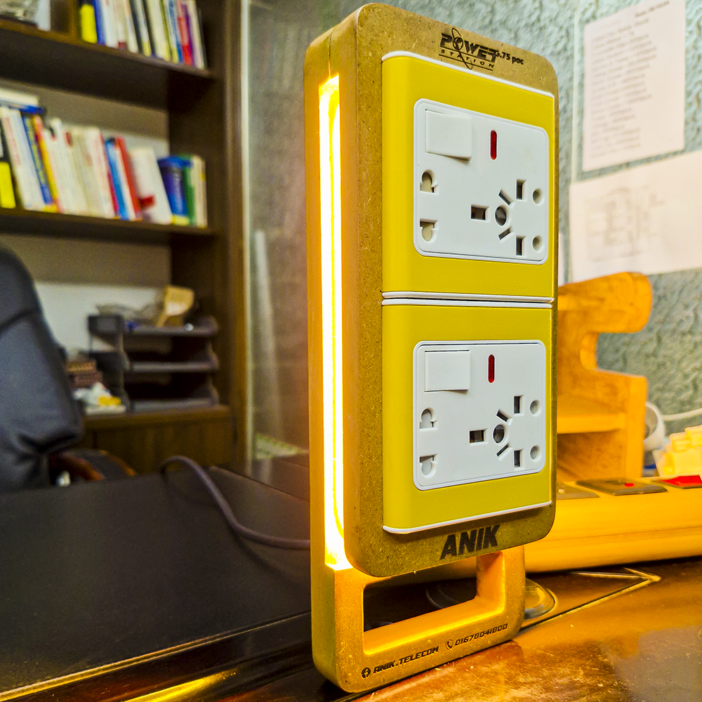 Picture of Multi Plug, 20 Pin, 13A, 40/76 Cable with Warm LED Light/ Night Light