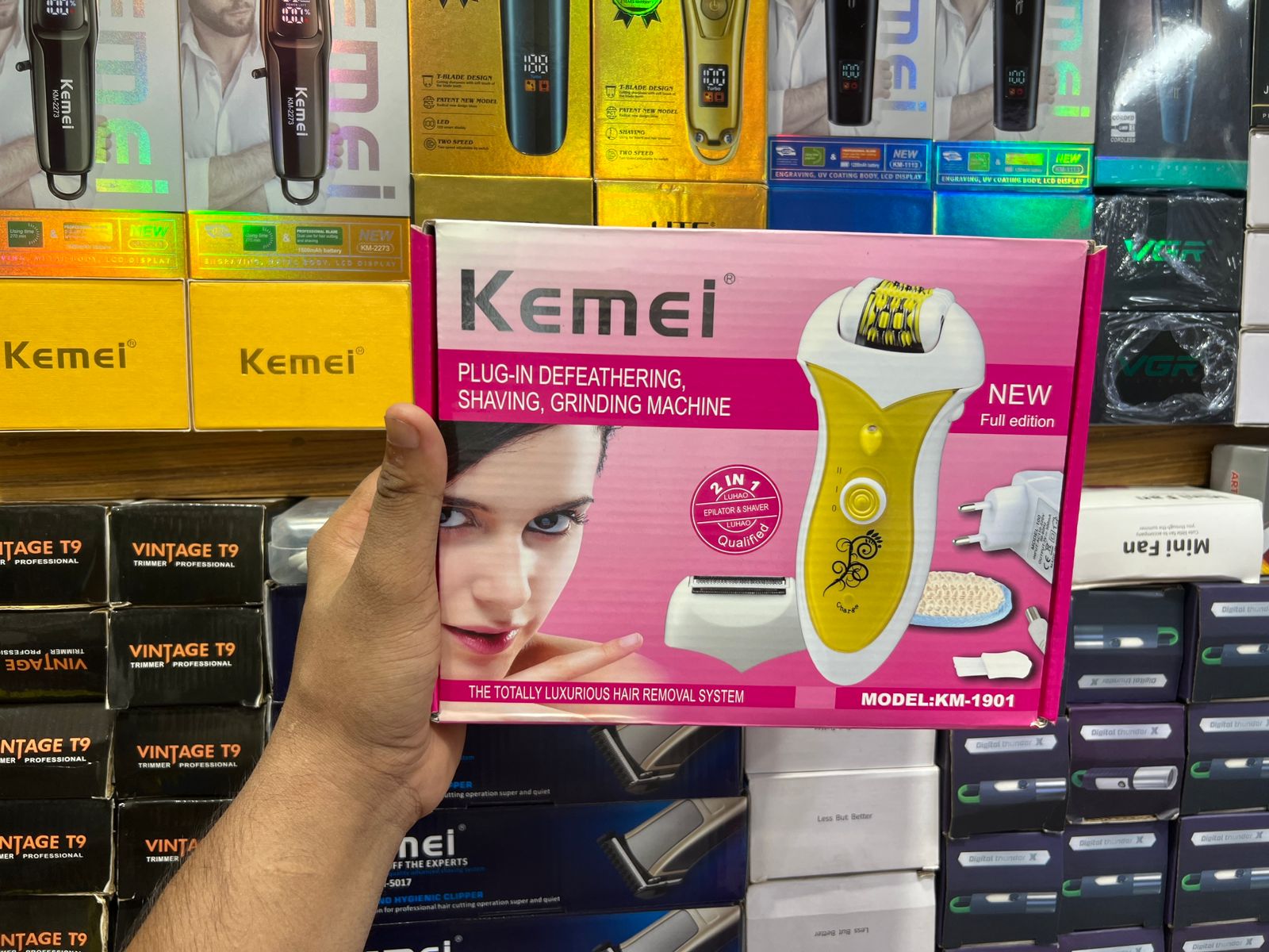 Picture of Kemei KM-1901 Rechargeable Hair Removal 2 in 1 Lady Epilator