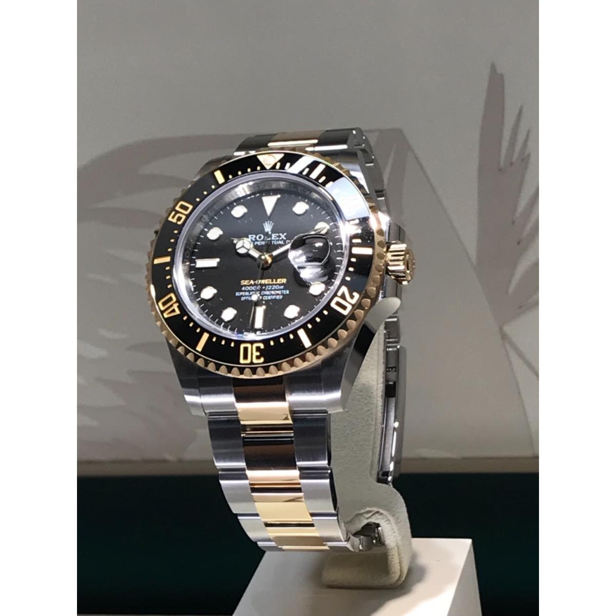 Picture of Stainless steel Watch for men - Black & Gold