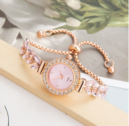 Picture of New Simple Women's Feather Bracelet Watch Fashion Quartz Wrist watch for Women - Ladies Watch