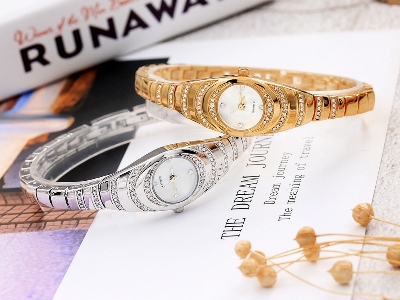 Picture of New Ripple Diamond Watch Women's Bracelet Women's Watch Fritillaria Face Bracelet Women's Watch - Watch For Women -  Watch - Golden Stainless steel Watch For women.