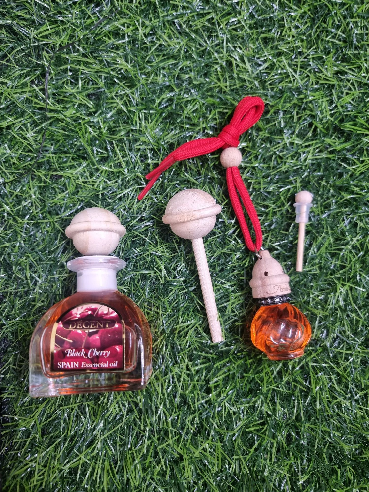 Picture of Spanish Essential Oil Diffuser Set / Car Perfume / Car Air Freshener Black Cha