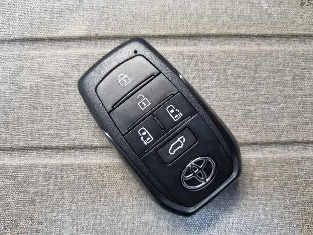 Picture of Metal with silicone Key Cover Toyota NOAH, Harrier,