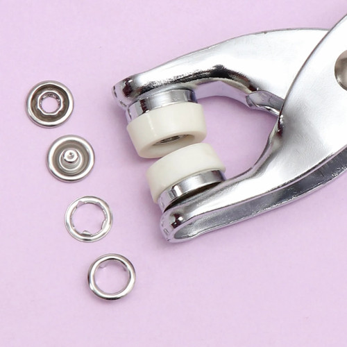 Picture of Snaps Button machine with 100 pcs button