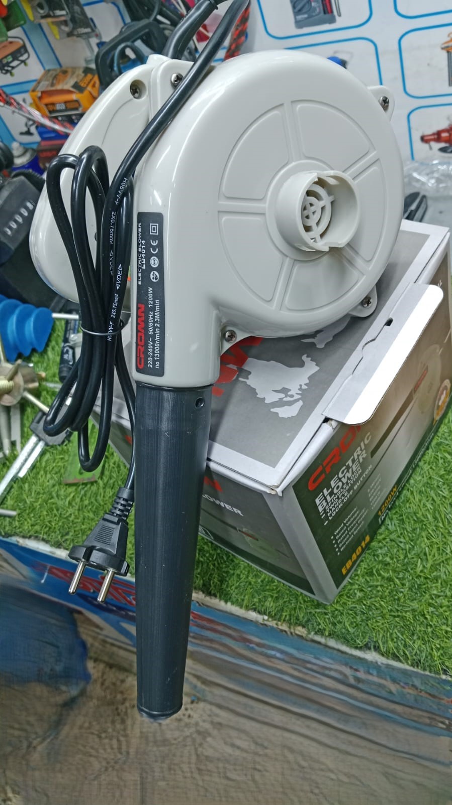 Picture of CROMN Electric Blower Machine 2 in 1 Dust Cleaning Vacuum Cleaner.