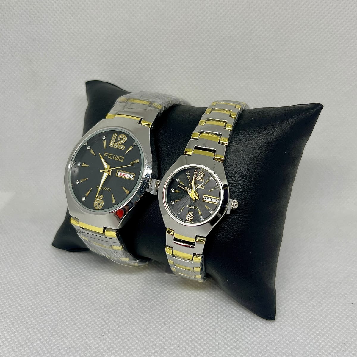 Picture of Feiwo Golden Stainsles Steel Couple watch