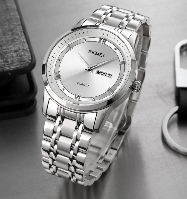 Picture of SKMEI 1870 Silver Stainless Steel Analog Watch For Men - White & Silver