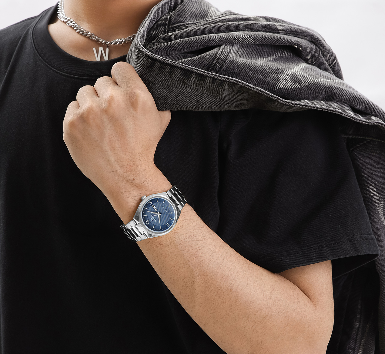 Picture of NAVIFORCE NF8030 Silver Stainless Steel Analog Watch For Men - Royal Blue & Silver