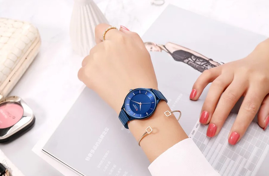 Picture of CURREN 9041 Stainless Steel Strap Fashion Ladies Wrist Watch- Royal Blue