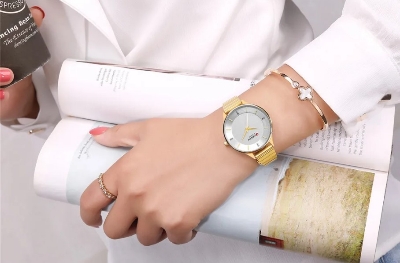 Picture of CURREN 9041 Stainless Steel Strap Fashion Ladies Wrist Watch- Golden & Silver