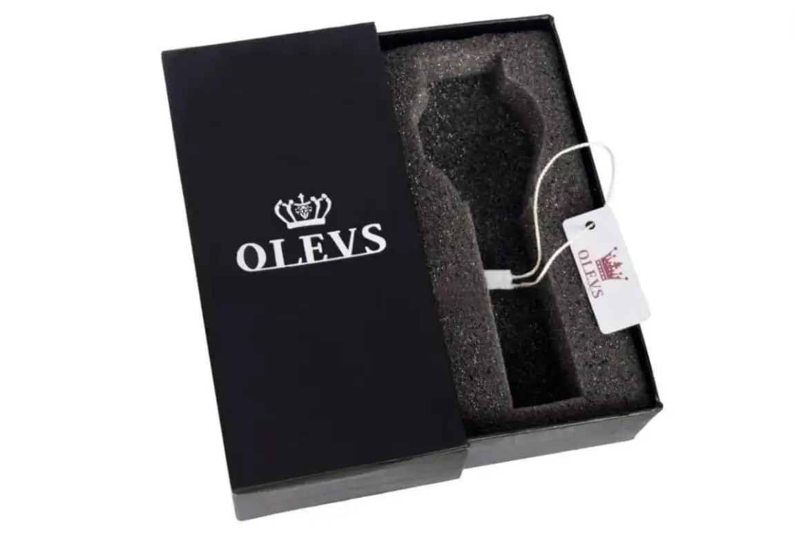 Picture of Olevs 2889S Silver Stainless Steel Chronograph Wrist Watch For Men - Black & Silver