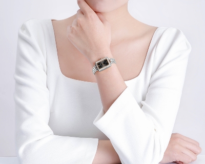 Picture of NAVIFORCE NF5043F Women’s Square Dial Watch Waterproof Steel Strap Quartz Chronograph Retro and Versatile Fashion Watch