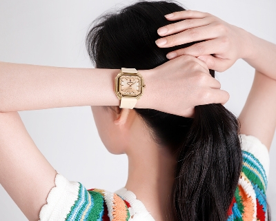 Picture of NAVIFORCE NF7106 Fashion Square Acrylic Colorful Sport Silicone Jelly Quartz Casual Watch For Women