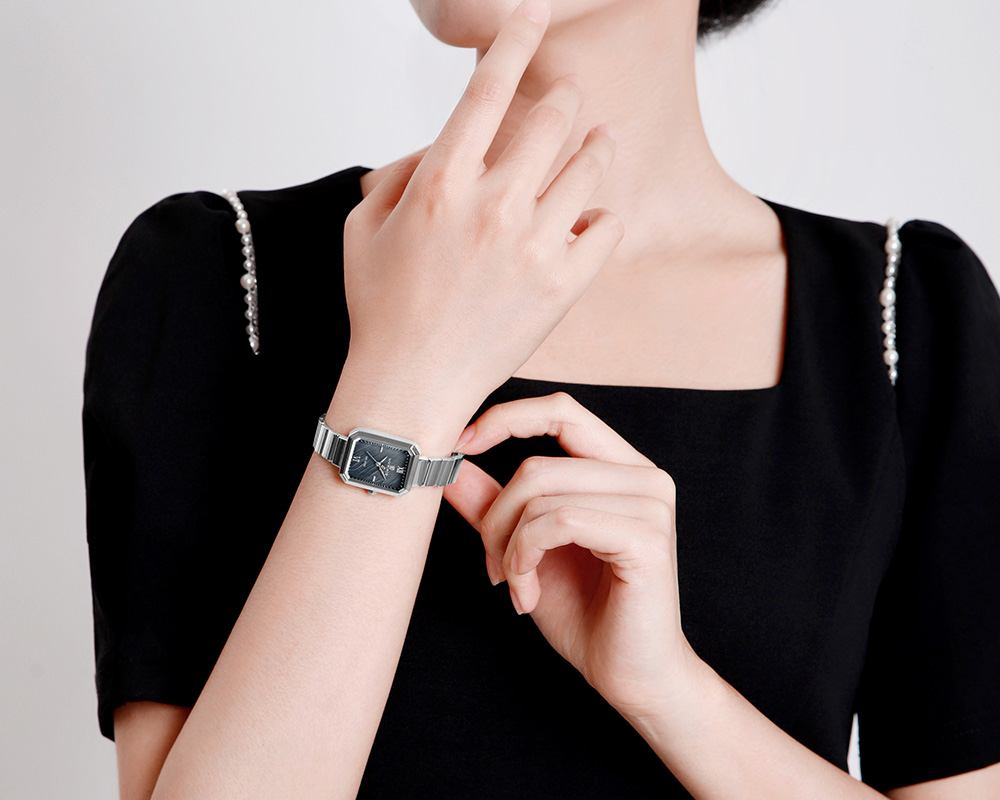 Picture of NAVIFORCE NF5050 Stylish Rectangular Women’s Watch with Japanese Quartz Movement Waterproof and Stainless Steel Strap