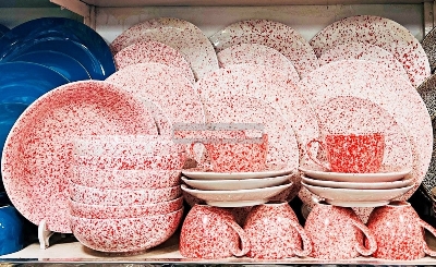 Picture of 32 pieces dinner set for gift and home decoration-6 Dinner Plates, 6 Half Plates, 1 Rice Dish, 1 Curry serving bowl, 6 Soup Bowl, 6+6 coffee cup + saucer