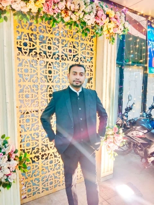 Picture of Yardley London Gentleman Classic Body Spray for Men| Fresh Woody Fougère Notes | Masculine Fragrance | Body Deodorant for Men | 150ml